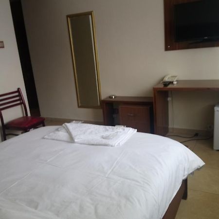 Isik Hotel Одрин Екстериор снимка